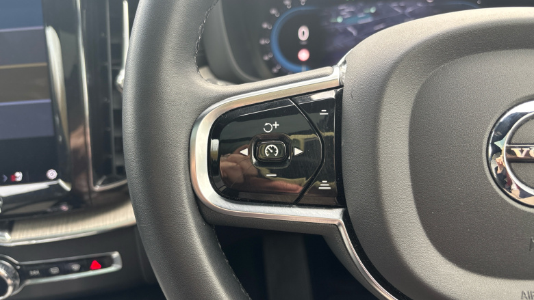 Volvo XC60 2.0 T8 [455] RC PHEV Ultimate Dark 5dr AWD Gtron Estate